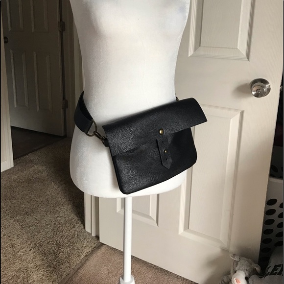 DSW Handbags - dsw fanny pack brand new